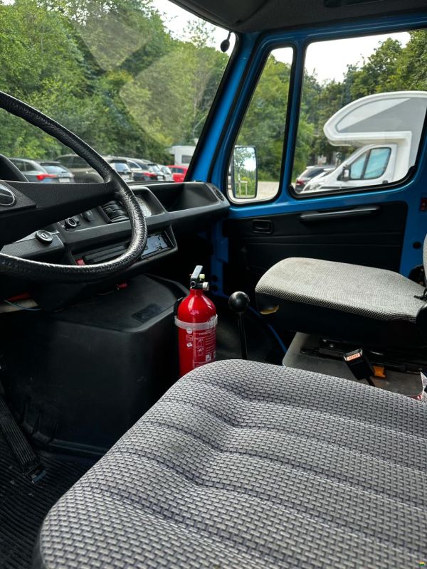 Mercedes Benz 310