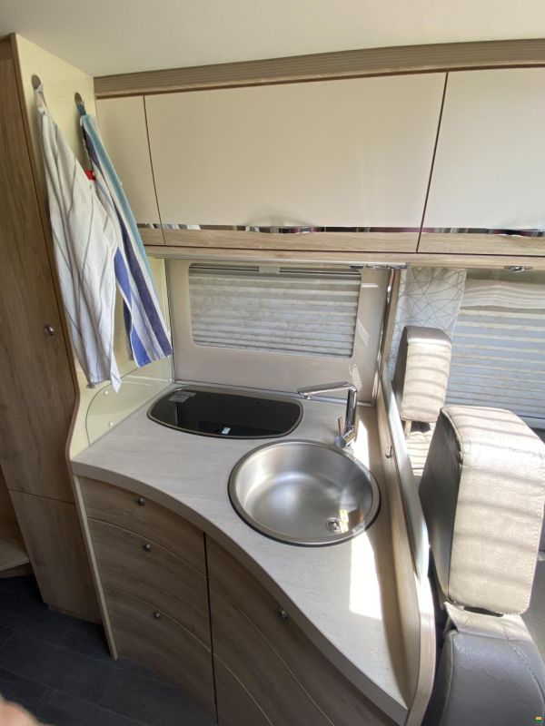 Eura Mobil Profila T 695 HB