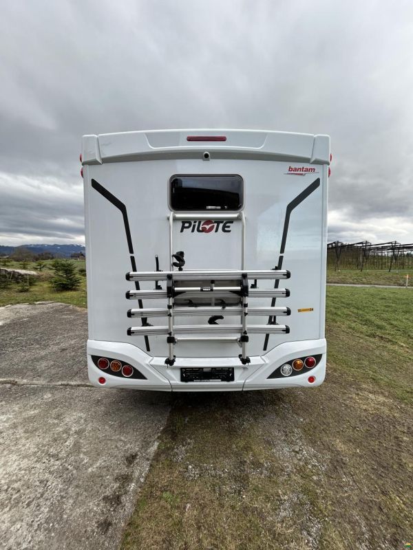 Pilote P696S Expression
