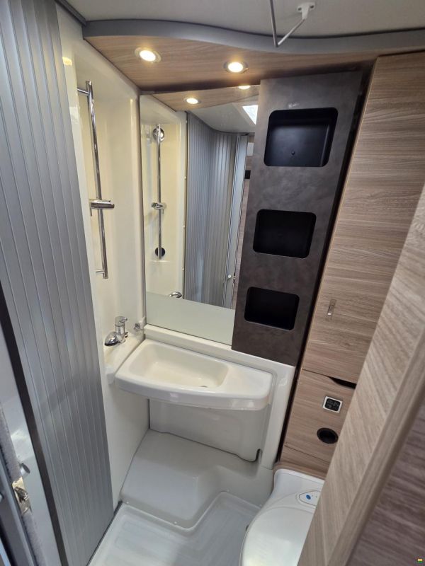 Knaus VAN-TI PlUS 650 MEG