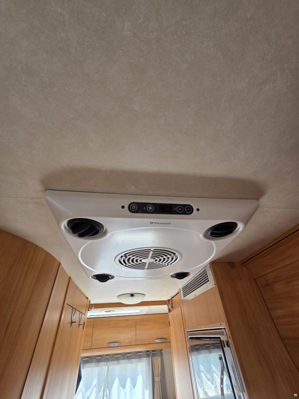 Adria Adriatik S 660 SP Coral Silver