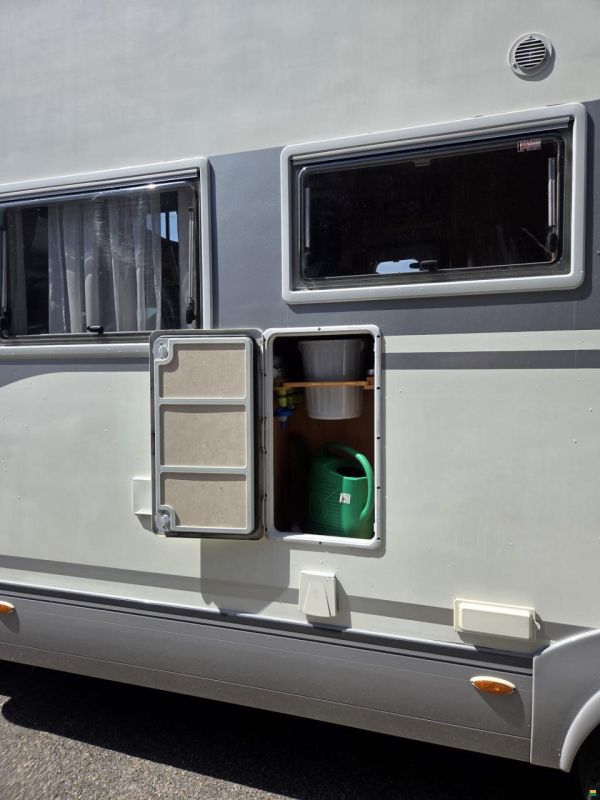 Adria Adriatik S 660 SP Coral Silver