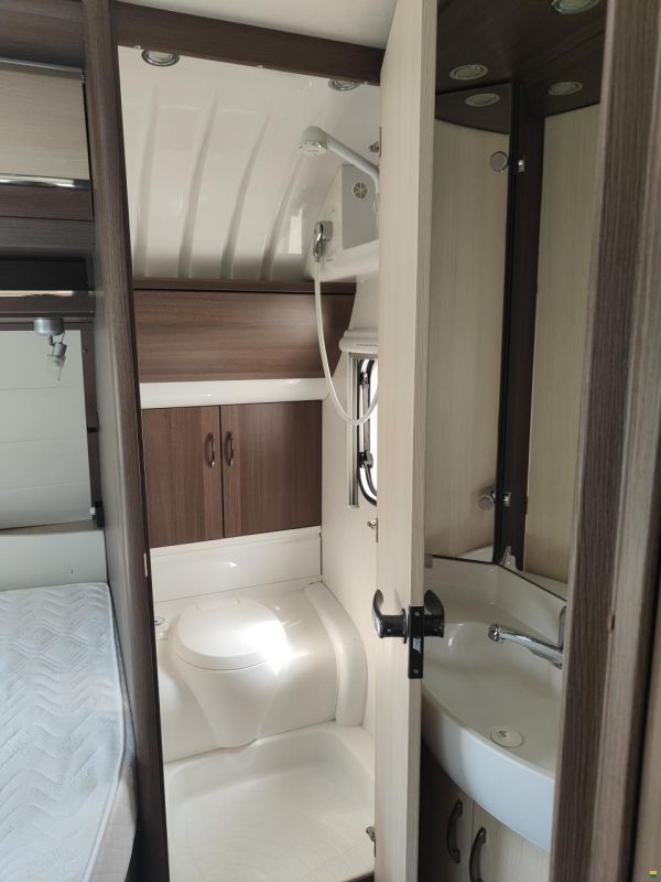 Hobby 720 UKFe Prestige