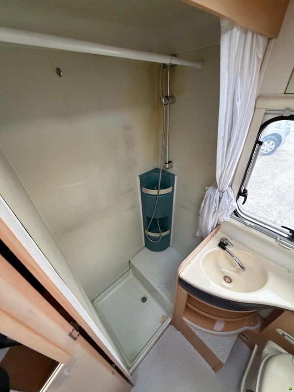 Eura Mobil **PROFILA 685**QUERBETT*WINTERTAUGLICH*