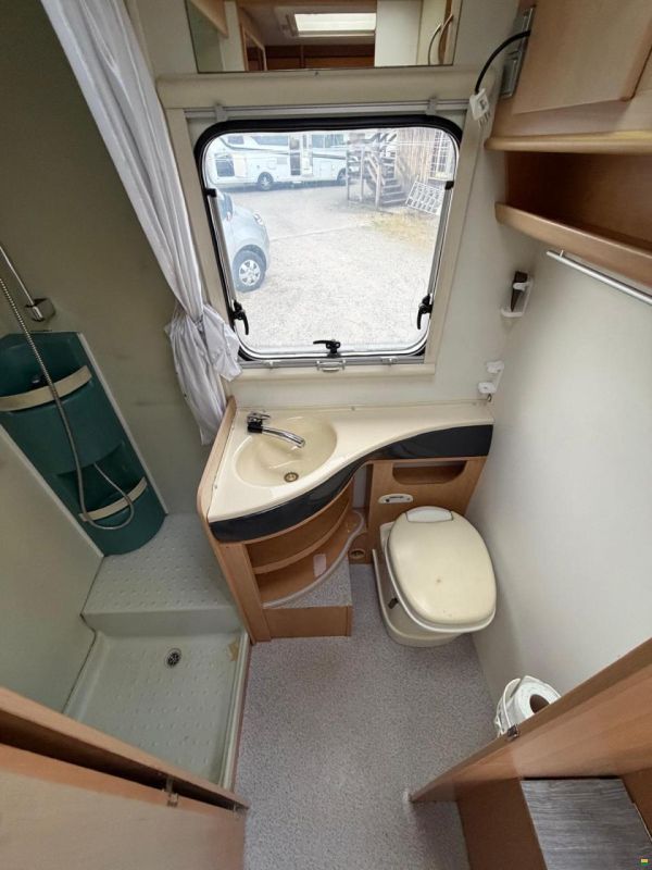 Eura Mobil **PROFILA 685**QUERBETT*WINTERTAUGLICH*