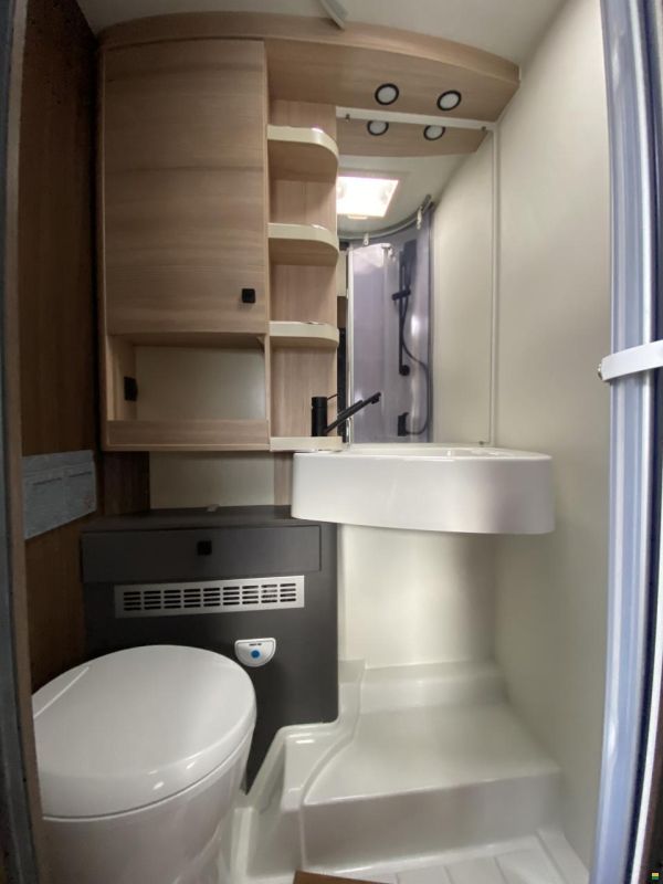 Eura Mobil Profila T 696 EB