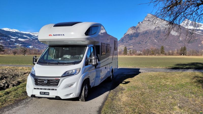 Adria Coral XL 670 SL