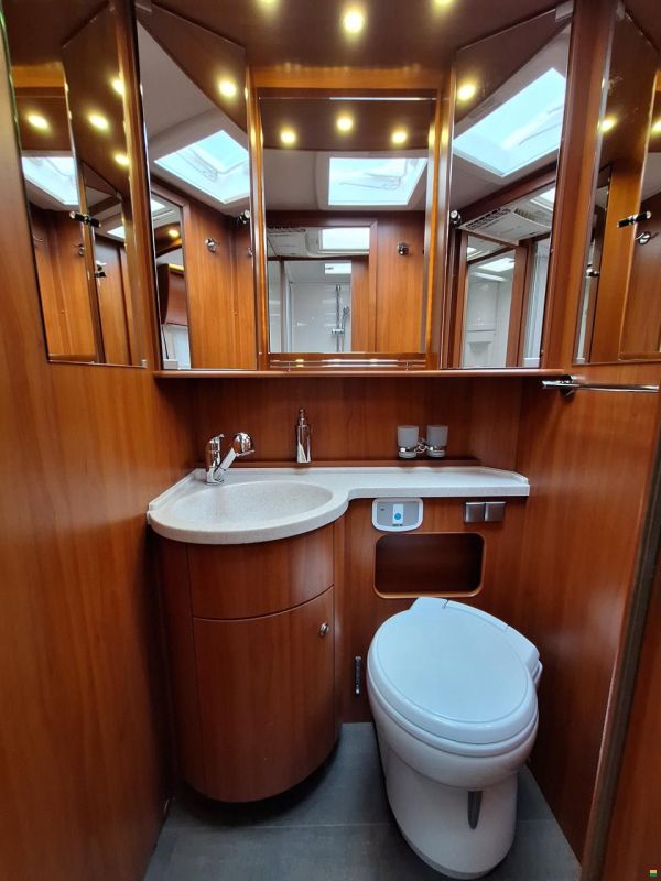 Concorde Carver 821 L