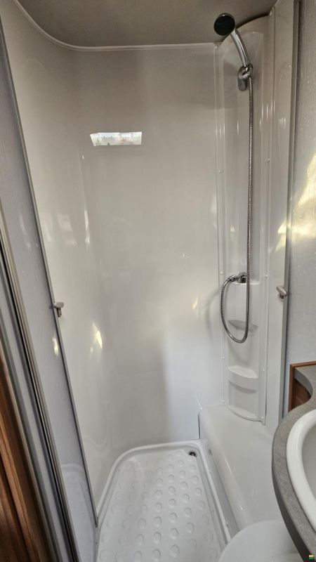 Weinsberg CaraHome 700 DG