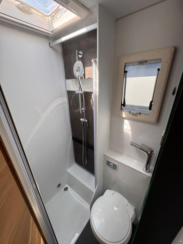 Adria SONIC PLUS 600 SL