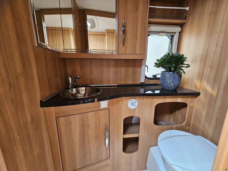 Hymer Nova 530