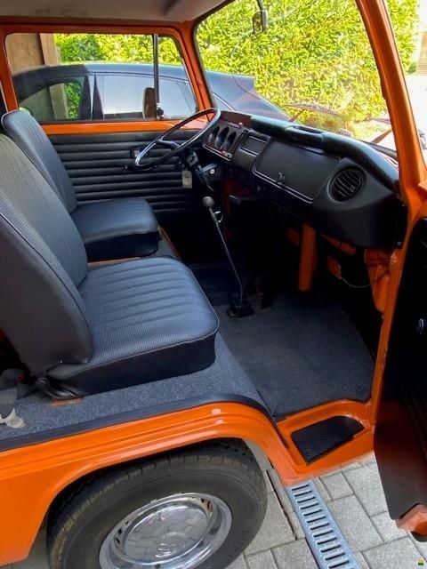 Volkswagen VW Bus T2 Westfalia