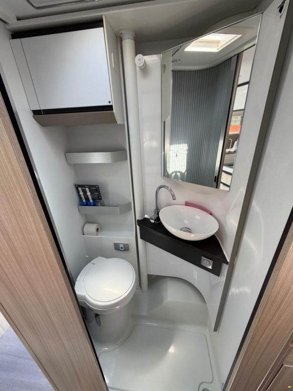 Fiat **ADRIA COMPACT PLUS DL*9GANG STUFENLOS*