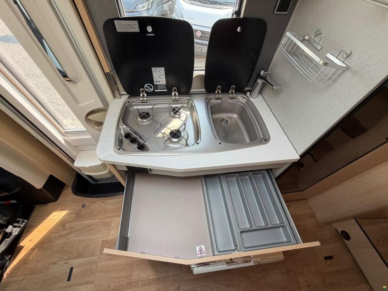 Mercedes Benz ***HYMER 580BMC***NEUWERTIG**LÄNGSBETT**