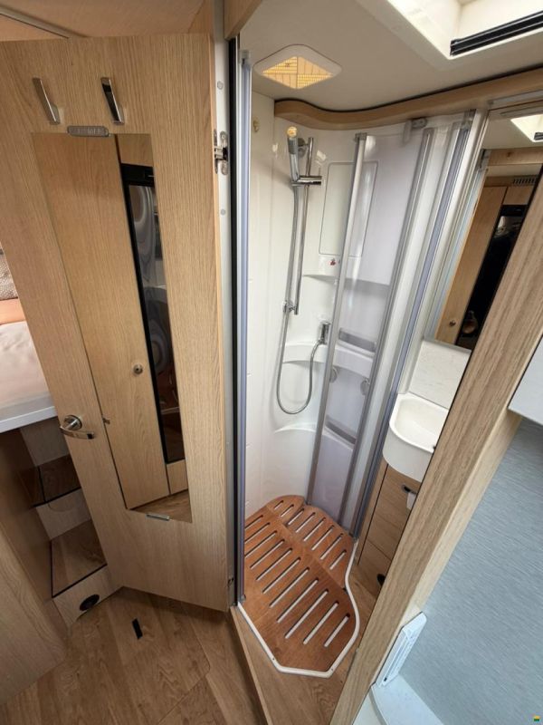Mercedes Benz ***HYMER 580BMC***NEUWERTIG**LÄNGSBETT**