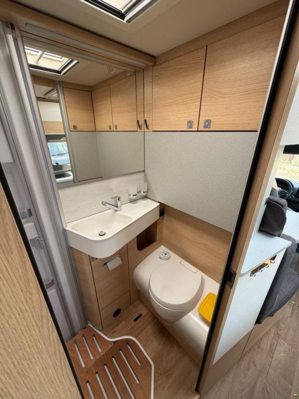 Mercedes Benz ***HYMER 580BMC***NEUWERTIG**LÄNGSBETT**