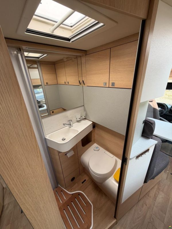 Mercedes Benz ***HYMER 580BMC***NEUWERTIG**LÄNGSBETT**