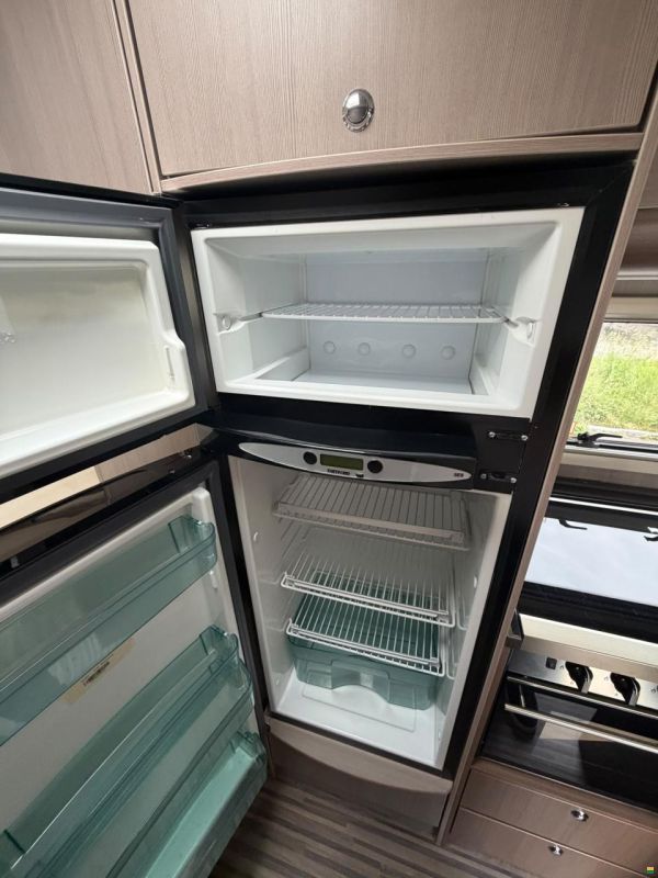 Renault *ADRIA*MATRIX*AUTOMAT*LÄNGSBETT*HUBBETT*