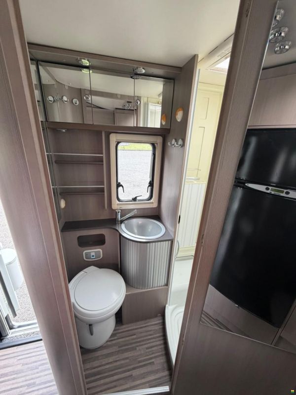 Renault *ADRIA*MATRIX*AUTOMAT*LÄNGSBETT*HUBBETT*