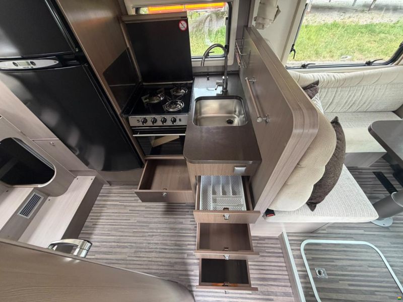 Renault *ADRIA*MATRIX*AUTOMAT*LÄNGSBETT*HUBBETT*