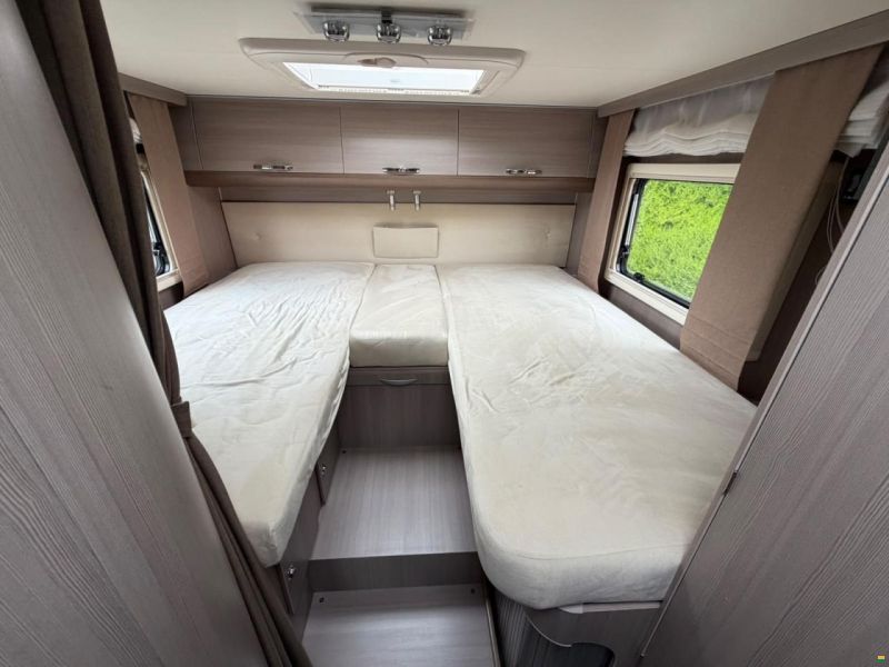 Renault *ADRIA*MATRIX*AUTOMAT*LÄNGSBETT*HUBBETT*