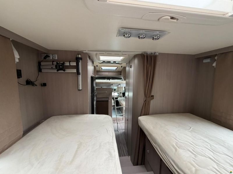 Renault *ADRIA*MATRIX*AUTOMAT*LÄNGSBETT*HUBBETT*