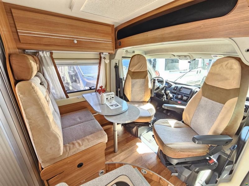 Pössl Globecar R540 mit Doppelbett, Solar!
