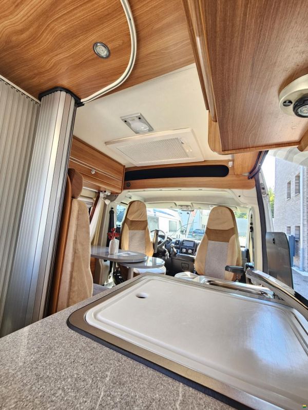 Pössl Globecar R540 mit Doppelbett, Solar!