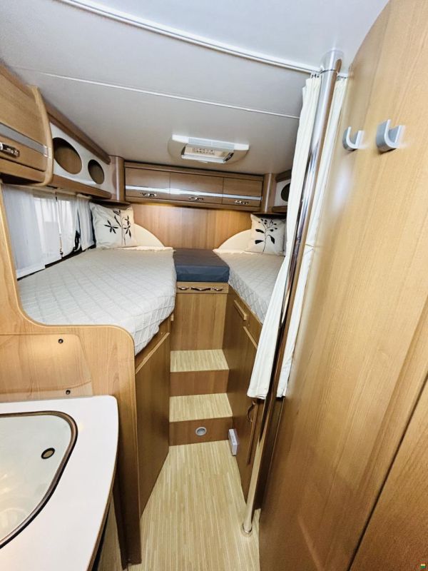 LMC Breezer 654G