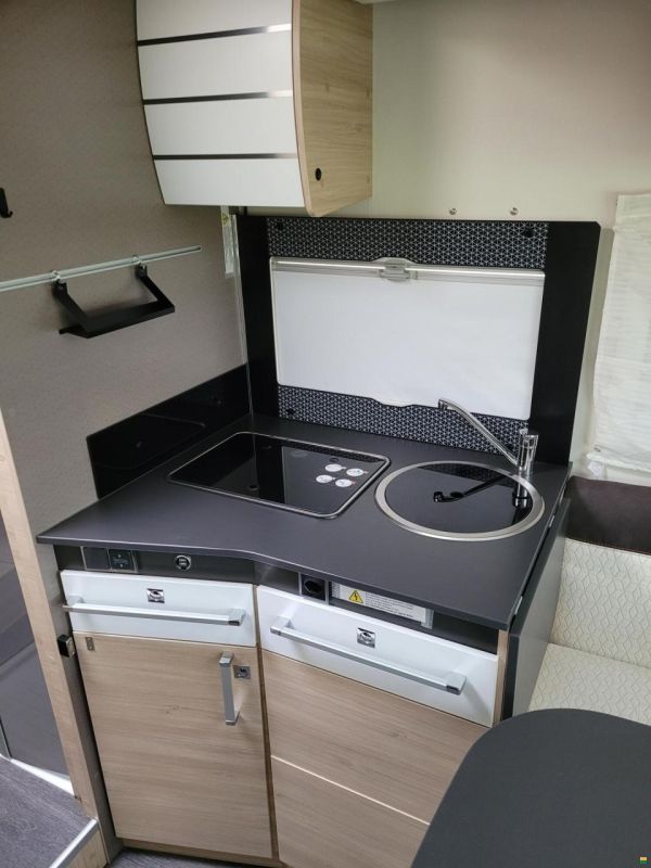 Challenger Teilintegriert Graphite Edition 337 G...
