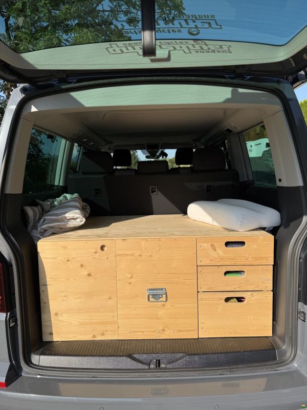 Across Car VW t6.1 California