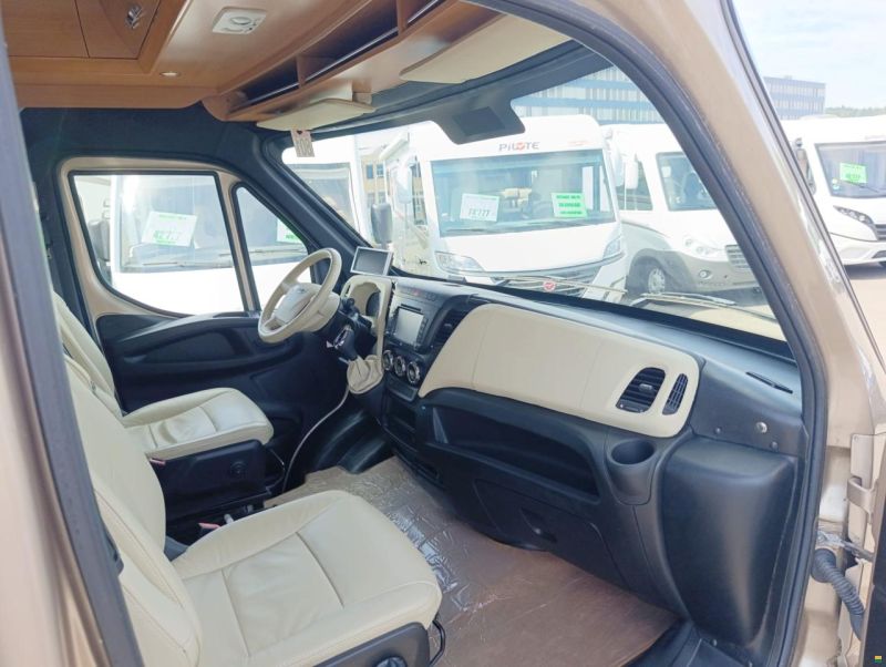 Iveco Starliner by Maurer