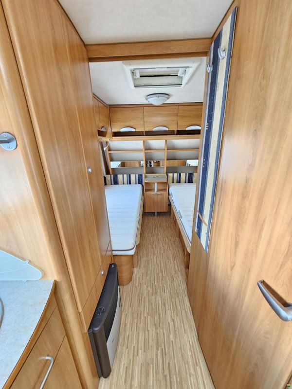 Hymer Eriba 530 mit Einzelbett, Mover!