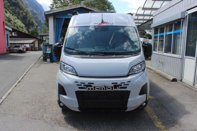 Malibu Van first class-two rooms coup&eacute; 640 LE RB