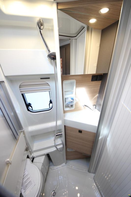 Malibu Van first class-two rooms coupé 640 LE RB