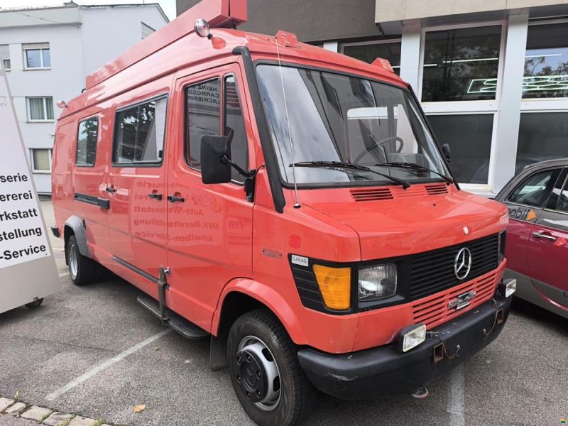 Mercedes Benz 410