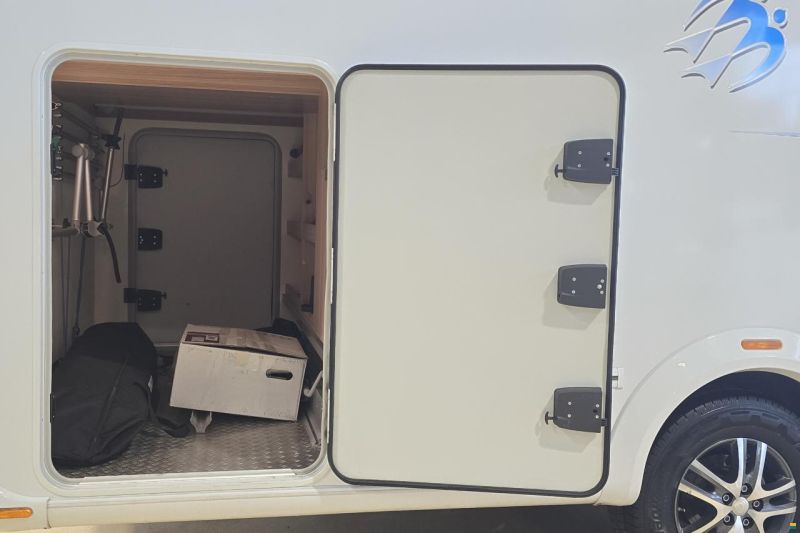 Knaus SUN TI 700 MEG