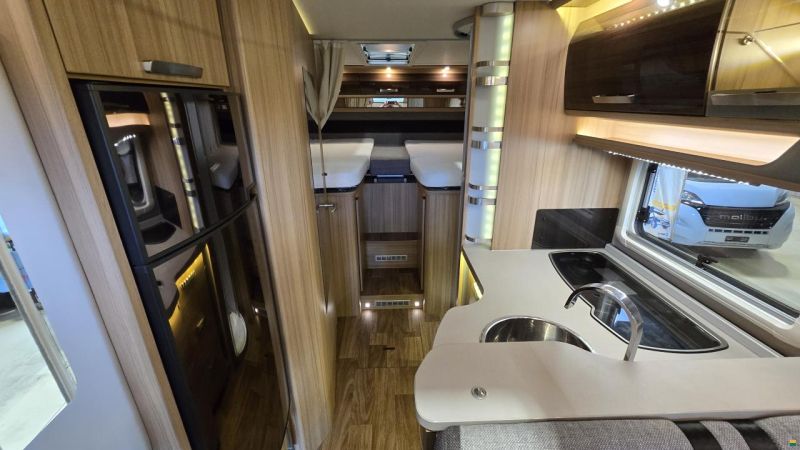 Knaus SUN TI 700 MEG
