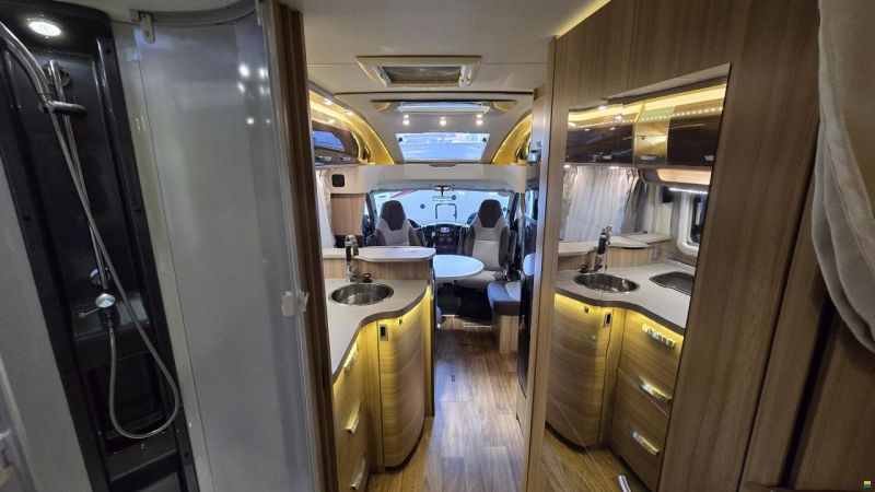 Knaus SUN TI 700 MEG