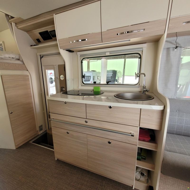 Eura Mobil Activa One 650 HS