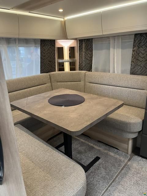 Hobby De Luxe 515 UHL