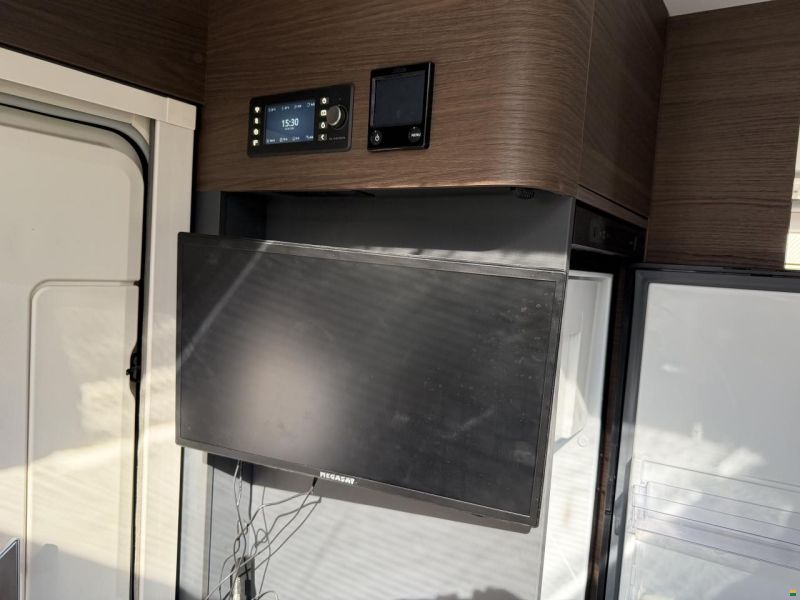 Adria CORAL SUPREME - MB 670 DL