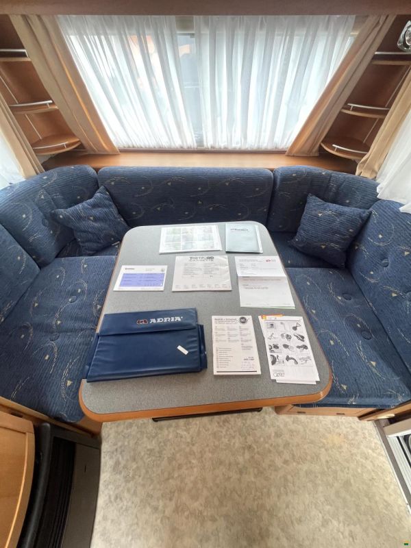 Adria Unica 502 UL mit Einzelbetten