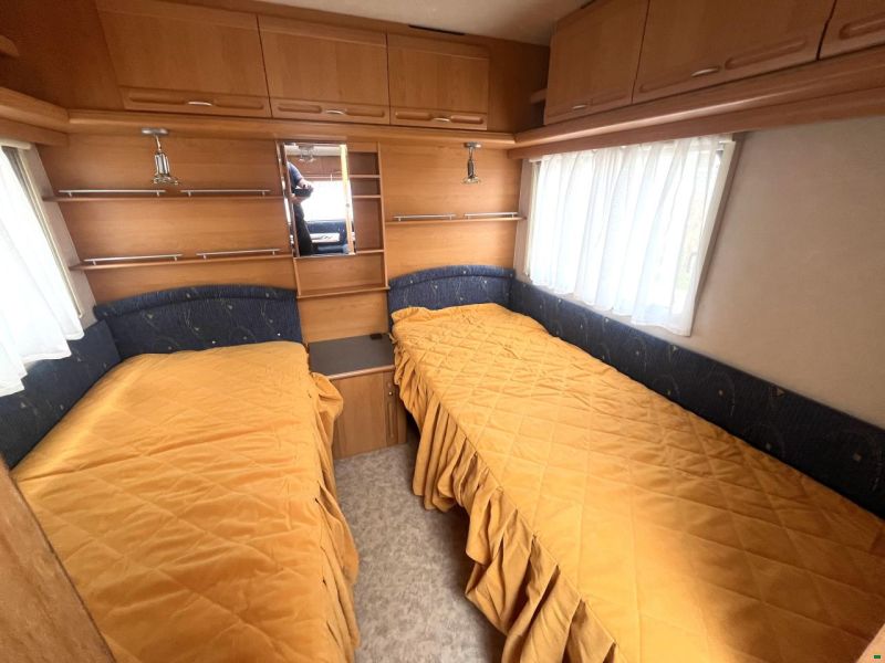Adria Unica 502 UL mit Einzelbetten
