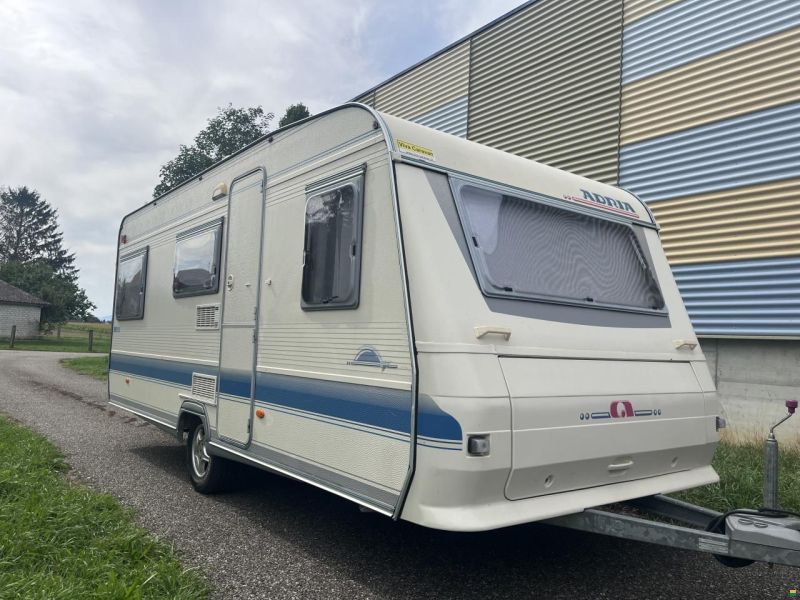 Adria Unica 502 UL mit Einzelbetten