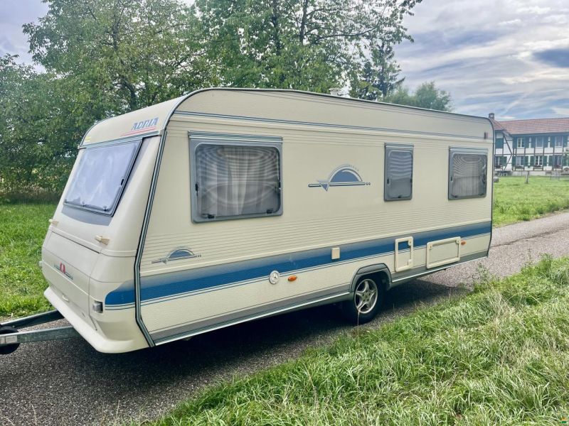 Adria Unica 502 UL mit Einzelbetten
