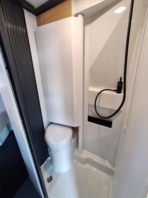 Adria Twin Select 640 SGX