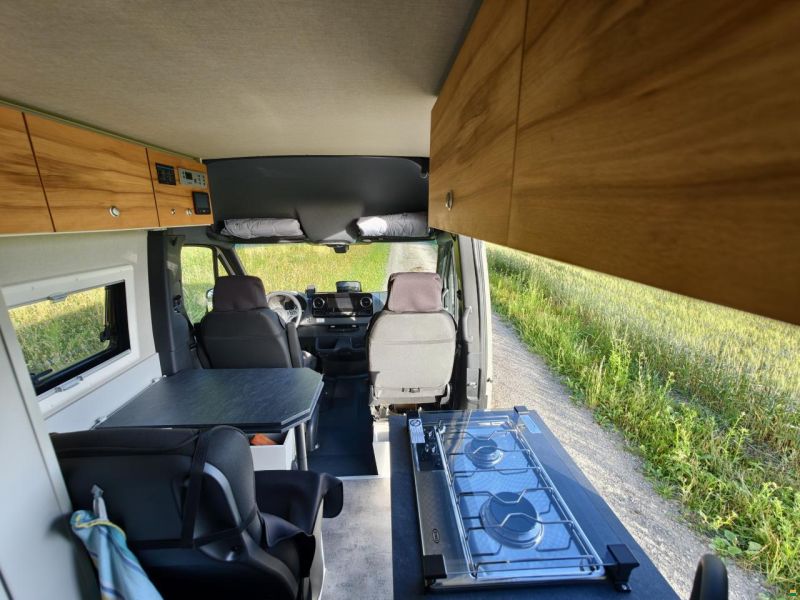 Mercedes Benz CreaVan Sprinter 4x4 Custom