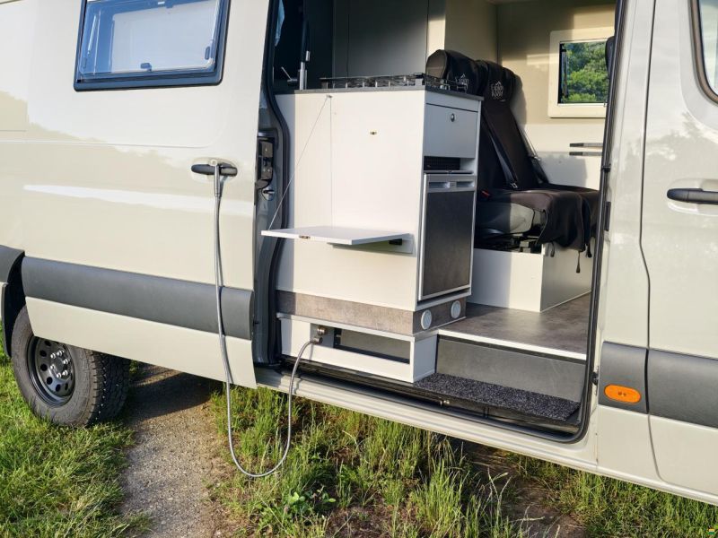 Mercedes Benz CreaVan Sprinter 4x4 Custom