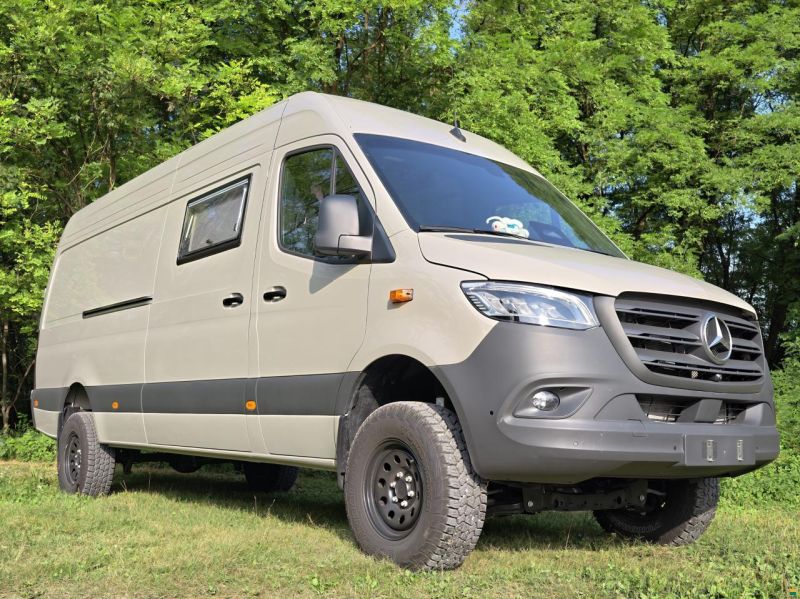 Mercedes Benz CreaVan Sprinter 4x4 Custom